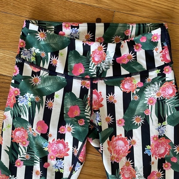 Lululemon Wunder Under Women 6 Crop Full-On Luxtreme Legging Palm Play Floral - Picture 2 of 5